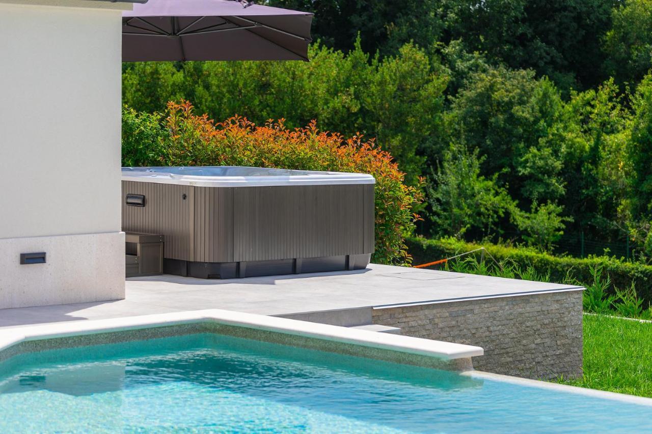 Villa Cascada Muntic Экстерьер фото