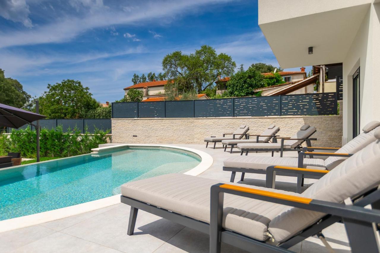 Villa Cascada Muntic Экстерьер фото