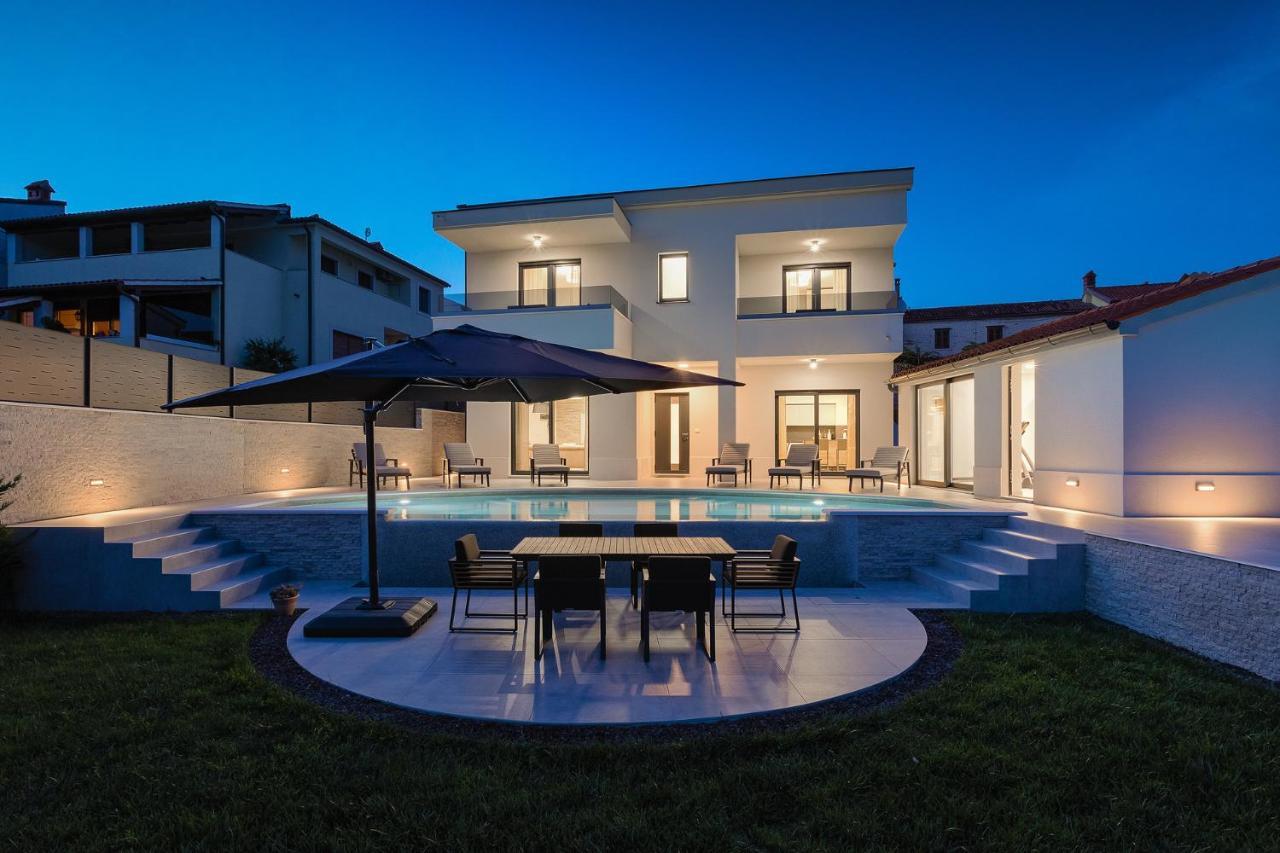 Villa Cascada Muntic Экстерьер фото