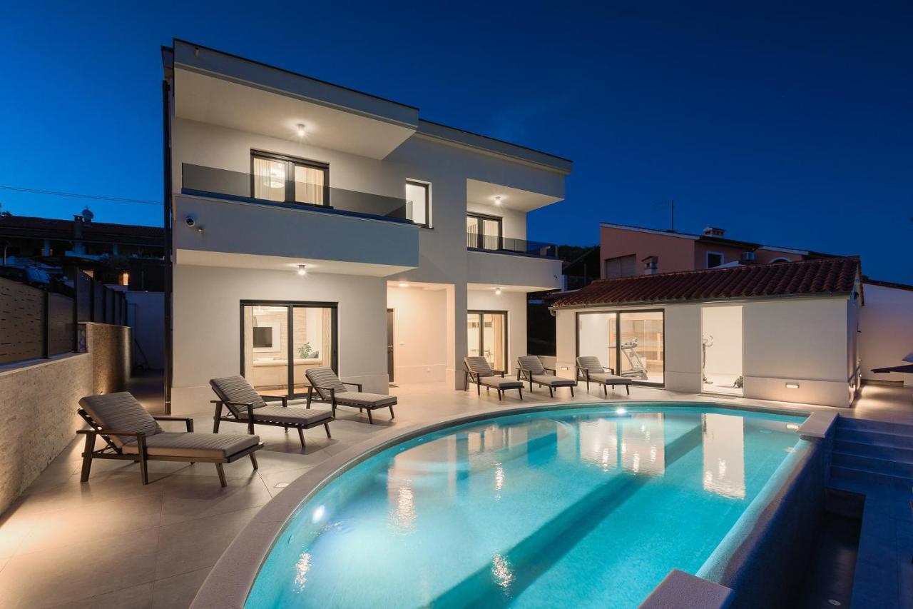 Villa Cascada Muntic Экстерьер фото